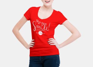 Free-Smiling-Woman-Wearing-V-Shape-T-Shirt-Mockup-PSD-2018