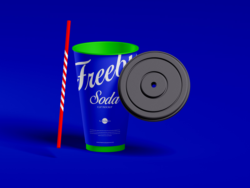 Free-Straw-Lid-With-Soda-Cup-Mockup