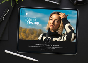 Free-Tablet-on-Black-Table-Website-Mockup-300
